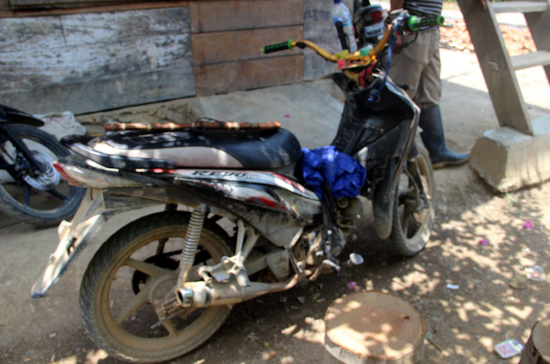 Sepeda motor milik Camat Pipikoro Smar tak terkecuali turut dimodifikasi, 2015. (Foto Silvia Galikano)